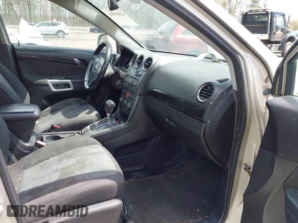 ✅ 2014 Chevrolet Captiva Sport LT • VIN: 3GNAL3EK1ES560043 • Lot: 42049586. Wystawiony na IAAI z przebiegiem 149 268 mil. Bezpłatny archiwum sprzedaży aukcyjnych z USA i szczegółowy raport historii pojazdu na DreamBid. Zdjęcie 5.