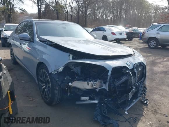 ✅ 2023 BMW 7 Series 760i xDrive • VIN: WBA33EJ06PCL84520 • Лот: 41556566. Опубликован ранее на IAAI с пробегом 20 617 миль. Бесплатный доступ к архиву аукционных продаж из США и подробный отчёт об истории автомобиля на DreamBid. Изображение 6.