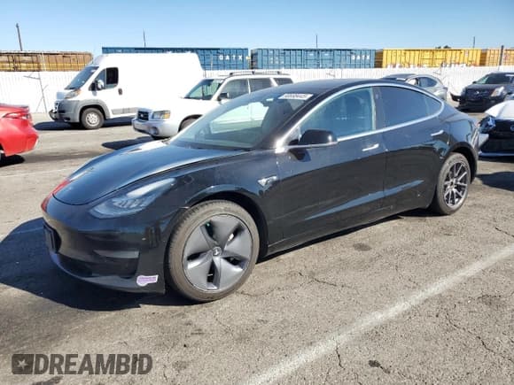 ✅ 2019 Tesla Model 3 Mid Range • VIN: 5YJ3E1EA3KF331097 • Lot: 90698445. Wystawiony na Copart z przebiegiem 211 381 mil. Bezpłatny archiwum sprzedaży aukcyjnych z USA i szczegółowy raport historii pojazdu na DreamBid. Zdjęcie 1.