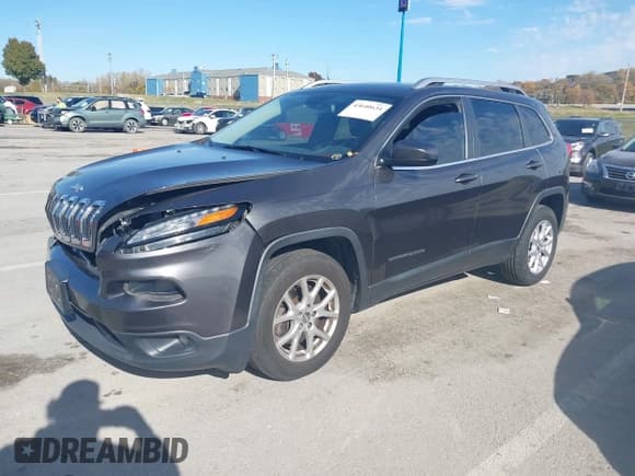 ✅ 2015 Jeep Cherokee Latitude • VIN: 1C4PJMCS3FW615969 • Lot: 43640634. Wystawiony na IAAI z przebiegiem 176 928 mil. Bezpłatny archiwum sprzedaży aukcyjnych z USA i szczegółowy raport historii pojazdu na DreamBid. Zdjęcie 17.