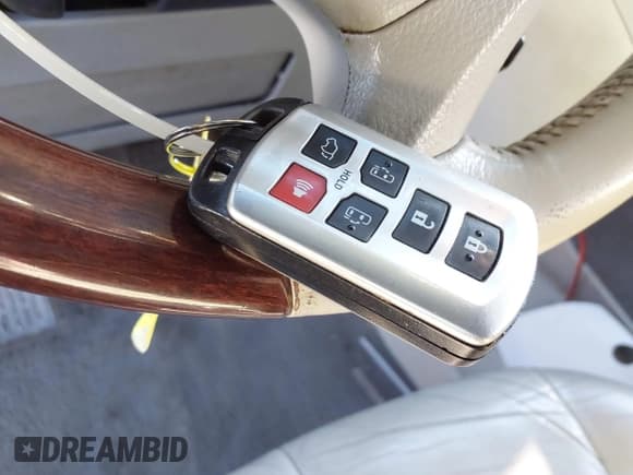 ✅ 2011 Toyota Sienna XLE • VIN: 5TDDK3DC8BS009739 • Лот: 41638710. Опубликован ранее на IAAI с пробегом 235 396 миль. Бесплатный доступ к архиву аукционных продаж из США и подробный отчёт об истории автомобиля на DreamBid. Изображение 11.