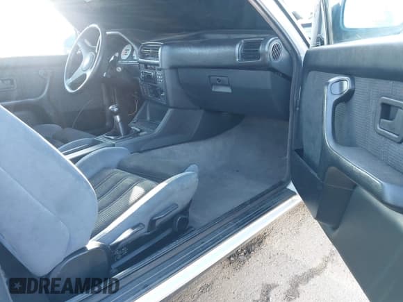 ✅ 1989 BMW 3 Series • VIN: WBAAA1301K4143020 • Lot: 41824191. Wystawiony na IAAI z przebiegiem 162 399 mil. Bezpłatny archiwum sprzedaży aukcyjnych z USA i szczegółowy raport historii pojazdu na DreamBid. Zdjęcie 5.