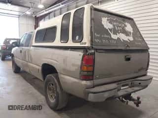 2000 Chevrolet Silverado 2500 LS z VIN 1GCGC29U8YE158530, wystawiony jako IAAI lot #41507909 z przebiegiem 291 727 mil mil oraz . Historia ofert i sprzedaży dostępna na DreamBid. Obrazek 3.