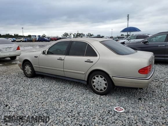 ✅ 1999 Mercedes-Benz E 320 • VIN: WDBJF65H2XA789971 • Lot: 82110355. Listed on Copart with 183,479 mi. Free auction sales archive from the USA and detailed vehicle history report at DreamBid. Image 2.