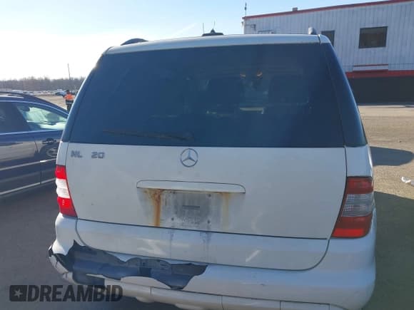 ✅ 2003 Mercedes-Benz M 320 • VIN: 4JGAB54E83A390406 • Lot: 43745134. Listed on IAAI with 196,607 mi. Free auction sales archive from the USA and detailed vehicle history report at DreamBid. Image 16.