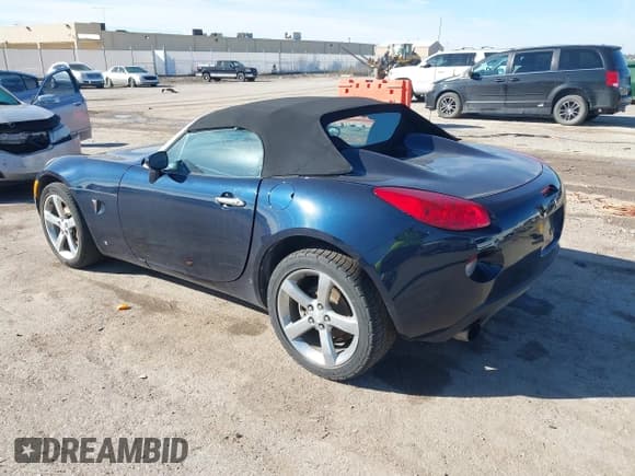 ✅ 2007 Pontiac Solstice GXP • VIN: 1G2MG35X67Y137707 • Lot: 43539032. Wystawiony na IAAI z przebiegiem 104 339 mil. Bezpłatny archiwum sprzedaży aukcyjnych z USA i szczegółowy raport historii pojazdu na DreamBid. Zdjęcie 3.