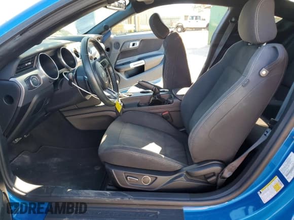 ✅ 2019 Ford Mustang EcoBoost • VIN: 1FA6P8TH8K5141951 • Лот: 84290775. Опубликован ранее на Copart с пробегом 60 074 миль. Бесплатный доступ к архиву аукционных продаж из США и подробный отчёт об истории автомобиля на DreamBid. Изображение 7.