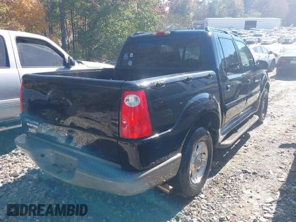 ✅ 2002 Ford Explorer Sport Trac Value • VIN: 1FMZU77E62UB57271 • Lot: 43611483. Wystawiony na IAAI z przebiegiem 309 534 mil. Bezpłatny archiwum sprzedaży aukcyjnych z USA i szczegółowy raport historii pojazdu na DreamBid. Zdjęcie 4.