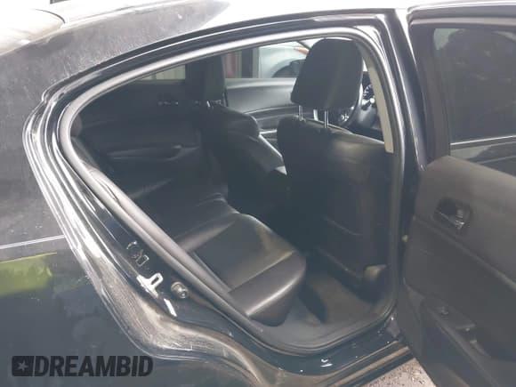 ✅ 2018 Acura ILX • VIN: 19UDE2F3XJA000732 • Lot: 43141185. Wystawiony na IAAI z przebiegiem 112 131 mil. Bezpłatny archiwum sprzedaży aukcyjnych z USA i szczegółowy raport historii pojazdu na DreamBid. Zdjęcie 8.