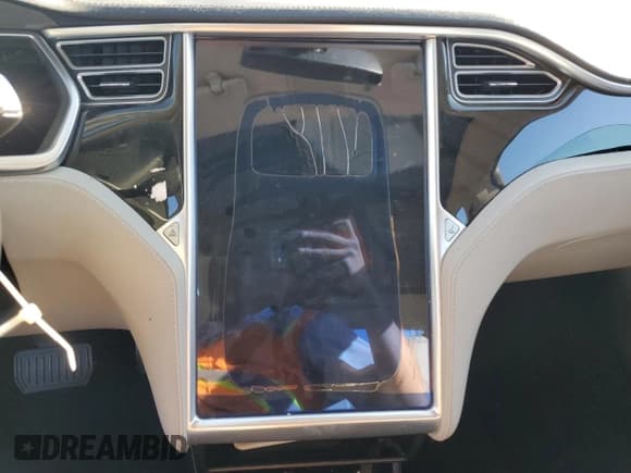 ✅ 2014 Tesla Model S 60 • VIN: 5YJSA1S16EFP33146 • Lot: 82700375. Listed on Copart with Not provided. Free auction sales archive from the USA and detailed vehicle history report at DreamBid. Image 9.