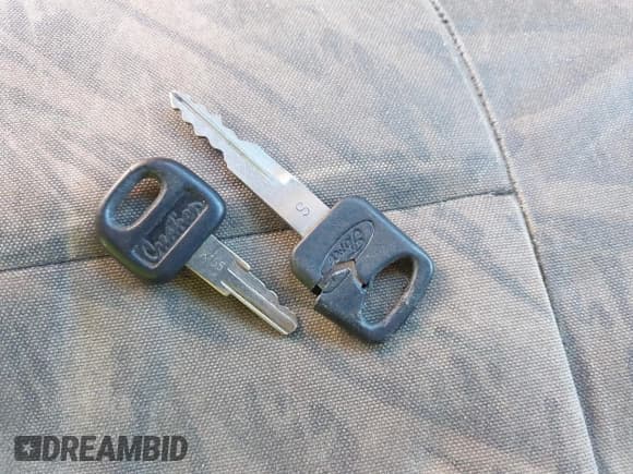 ✅ 1999 Ford F-250 XL • VIN: 1FTNX20L5XEC55084 • Lot: 42050064. Listed on IAAI with 135,884 mi. Free auction sales archive from the USA and detailed vehicle history report at DreamBid. Image 11.