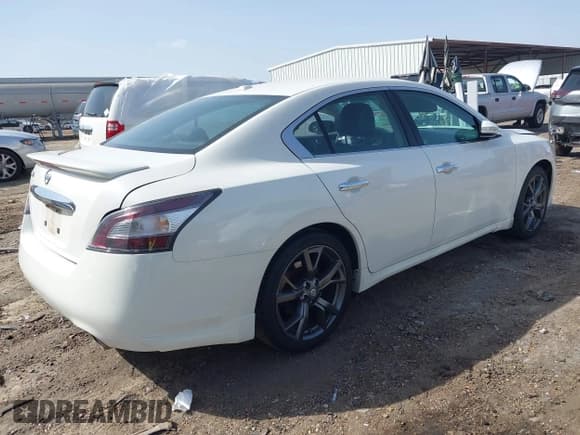 ✅ 2013 Nissan Maxima S • VIN: 1N4AA5AP5DC827013 • Lot: 41790540. Listed on IAAI with 165,734 mi. Free auction sales archive from the USA and detailed vehicle history report at DreamBid. Image 4.