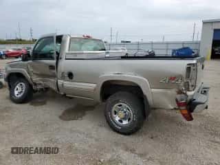 2002 Chevrolet Silverado 2500HD LS z VIN 1GCHK24UX2E122182, wystawiony jako Copart lot #86616065 z przebiegiem 78 514 mil mil oraz Szkoda całkowita • Salvage title. Historia ofert i sprzedaży dostępna na DreamBid. Obrazek 2.