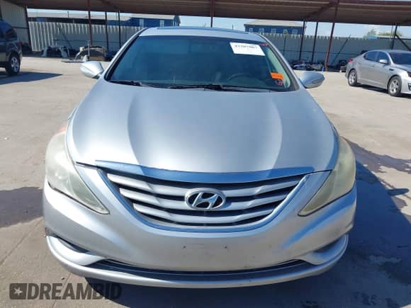 2013 Hyundai Sonata SE z VIN 5NPEC4AC1DH786882, wystawiony jako IAAI lot #43387867 z przebiegiem 113 121 mil mil oraz . Historia ofert i sprzedaży dostępna na DreamBid. Obrazek 12.