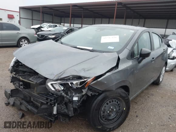 ✅ 2024 Nissan Versa S • VIN: 3N1CN8DV6RL900231 • Lot: 43737116. Wystawiony na IAAI z przebiegiem 26 367 mil. Bezpłatny archiwum sprzedaży aukcyjnych z USA i szczegółowy raport historii pojazdu na DreamBid. Zdjęcie 6.