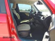 ✅ 2019 Jeep Renegade Latitude • VIN: ZACNJABB7KPJ78649 • Lot: 43045205. Wystawiony na IAAI z przebiegiem 89 519 mil. Bezpłatny archiwum sprzedaży aukcyjnych z USA i szczegółowy raport historii pojazdu na DreamBid. Zdjęcie 5.