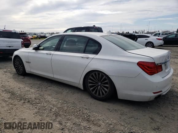 ✅ 2009 BMW 7 Series 750Li • VIN: WBAKB83569CY59952 • Lot: 47280325. Listed on Copart with 169,618 mi. Free auction sales archive from the USA and detailed vehicle history report at DreamBid. Image 2.