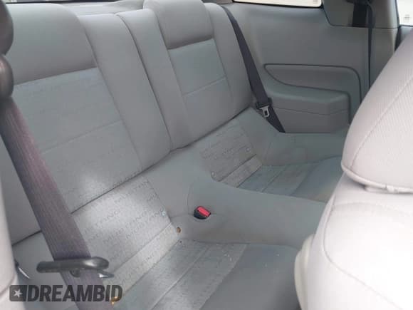 ✅ 2006 Ford Mustang Standard • VIN: 1ZVFT80N065187258 • Lot: 43345875. Listed on IAAI with 225,984 mi. Free auction sales archive from the USA and detailed vehicle history report at DreamBid. Image 8.