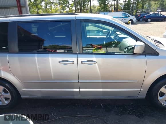 2012 Dodge Grand Caravan SXT z VIN 2C4RDGCG9CR357748, wystawiony jako IAAI lot #43318031 z przebiegiem 79 308 mil mil oraz . Historia ofert i sprzedaży dostępna na DreamBid. Obrazek 14.