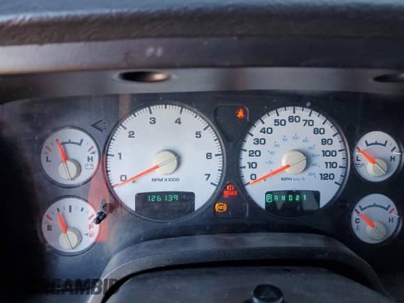 2005 Dodge 1500 SLT z VIN 1D7HA16D25J535578, wystawiony jako Copart lot #49976875 z przebiegiem 126 139 mil mil oraz Szkoda całkowita • Salvage title. Historia ofert i sprzedaży dostępna na DreamBid. Obrazek 9.