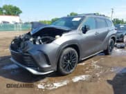 ✅ 2024 Toyota Highlander LE • VIN: 5TDKDRBH2RS568670 • Лот: 42549212. Опубликован ранее на IAAI с пробегом 10 600 миль. Бесплатный доступ к архиву аукционных продаж из США и подробный отчёт об истории автомобиля на DreamBid. Изображение 2.
