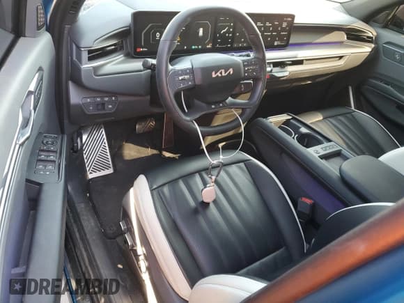 ✅ 2024 Kia EV9 GT-Line • VIN: KNDAEFS5XR6026097 • Лот: 42690075. Опубликован ранее на Copart с пробегом 9 209 миль. Бесплатный доступ к архиву аукционных продаж из США и подробный отчёт об истории автомобиля на DreamBid. Изображение 8.