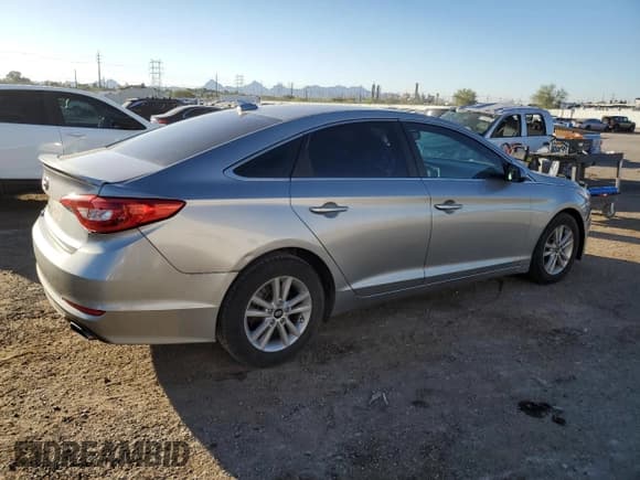 ✅ 2016 Hyundai Sonata SE • VIN: 5NPE24AFXGH348332 • Lot: 92128205. Wystawiony na Copart z przebiegiem 171 897 mil. Bezpłatny archiwum sprzedaży aukcyjnych z USA i szczegółowy raport historii pojazdu na DreamBid. Zdjęcie 3.