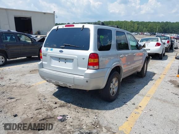 ✅ 2007 Ford Escape Limited • VIN: 1FMCU94147KB07913 • Lot: 43002496. Wystawiony na IAAI z przebiegiem Nie podano. Bezpłatny archiwum sprzedaży aukcyjnych z USA i szczegółowy raport historii pojazdu na DreamBid. Zdjęcie 4.