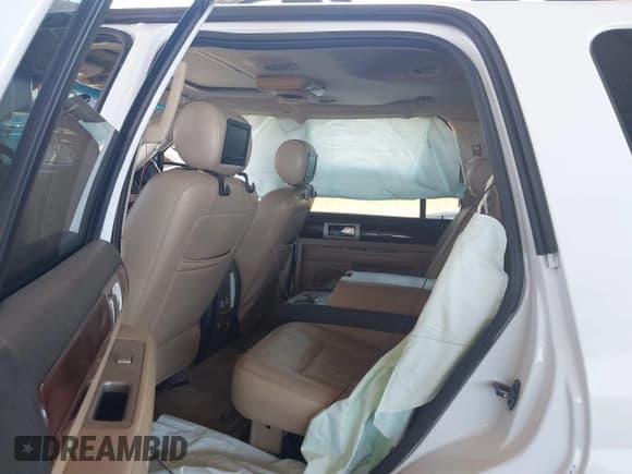 ✅ 2006 Lincoln Navigator Luxury • VIN: 5LMFU27556LJ16614 • Lot: 42565473. Wystawiony na IAAI z przebiegiem 222 112 mil. Bezpłatny archiwum sprzedaży aukcyjnych z USA i szczegółowy raport historii pojazdu na DreamBid. Zdjęcie 8.