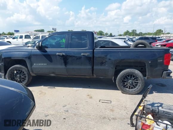 ✅ 2018 Chevrolet Silverado 1500 Custom • VIN: 1GCRCPEC2JZ273223 • Лот: 43213862. Опубликован ранее на IAAI с пробегом 159 979 миль. Бесплатный доступ к архиву аукционных продаж из США и подробный отчёт об истории автомобиля на DreamBid. Изображение 13.