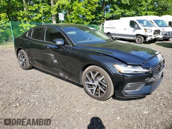 ✅ 2020 Volvo S60 Momentum • VIN: 7JRA22TK9LG063862 • Lot: 53889453. Wystawiony na Copart z przebiegiem 29 491 mil. Bezpłatny archiwum sprzedaży aukcyjnych z USA i szczegółowy raport historii pojazdu na DreamBid. Zdjęcie 4.