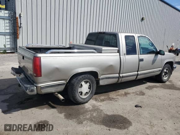 ✅ 1999 GMC Sierra 1500 • VIN: 1GTEC19M3XR513693 • Lot: 84982745. Listed on Copart with 318,280 mi. Free auction sales archive from the USA and detailed vehicle history report at DreamBid. Image 3.
