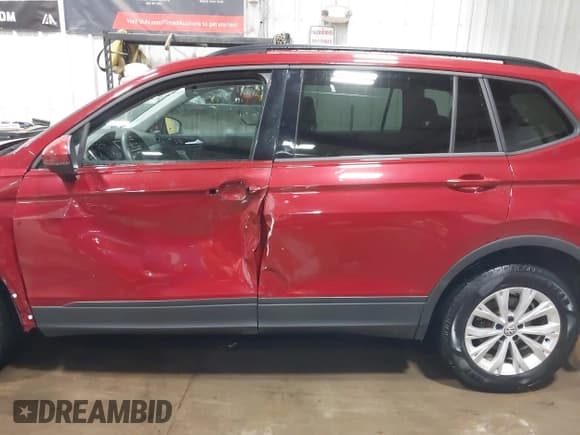 ✅ 2018 Volkswagen Tiguan S • VIN: 3VV0B7AX5JM104191 • Lot: 42492503. Listed on IAAI with 96,339 mi. Free auction sales archive from the USA and detailed vehicle history report at DreamBid. Image 14.