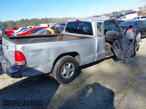 ✅ 2000 Dodge Dakota • VIN: 1B7GL22X9YS521262 • Lot: 41635416. Wystawiony na IAAI z przebiegiem 403 083 mil. Bezpłatny archiwum sprzedaży aukcyjnych z USA i szczegółowy raport historii pojazdu na DreamBid. Zdjęcie 4.