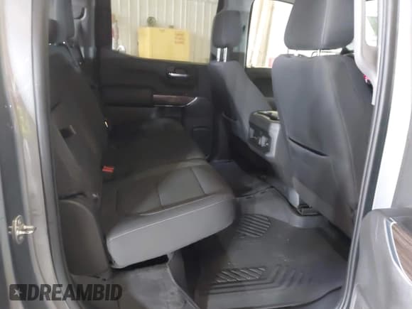 ✅ 2020 Chevrolet Silverado 1500 RST • VIN: 3GCUYEED2LG221036 • Lot: 42337591. Wystawiony na IAAI z przebiegiem 97 512 mil. Bezpłatny archiwum sprzedaży aukcyjnych z USA i szczegółowy raport historii pojazdu na DreamBid. Zdjęcie 8.