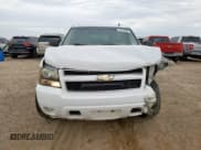 ✅ 2009 Chevrolet Suburban LS • VIN: 1GNFC160X9R175399 • Lot: 84414205. Wystawiony na Copart z przebiegiem 150 715 mil. Bezpłatny archiwum sprzedaży aukcyjnych z USA i szczegółowy raport historii pojazdu na DreamBid. Zdjęcie 5.