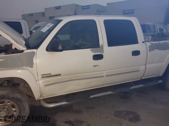 ✅ 2006 Chevrolet Silverado 2500HD LT1 • VIN: 1GCHK23286F114288 • Лот: 43728466. Опубликован ранее на IAAI с пробегом 317 055 миль. Бесплатный доступ к архиву аукционных продаж из США и подробный отчёт об истории автомобиля на DreamBid. Изображение 6.