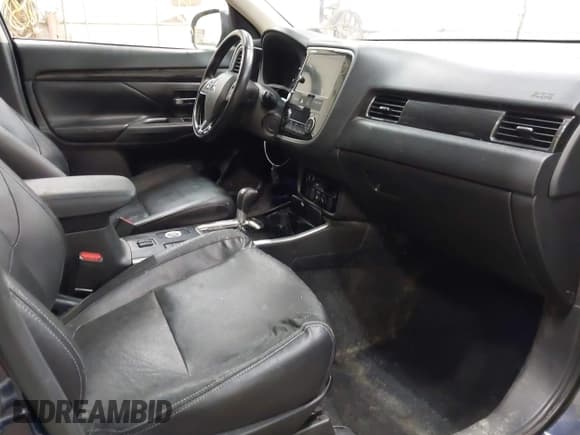 ✅ 2018 Mitsubishi Outlander ES • VIN: JA4AZ3A37JZ017700 • Lot: 42548682. Listed on IAAI with 109,375 mi. Free auction sales archive from the USA and detailed vehicle history report at DreamBid. Image 5.