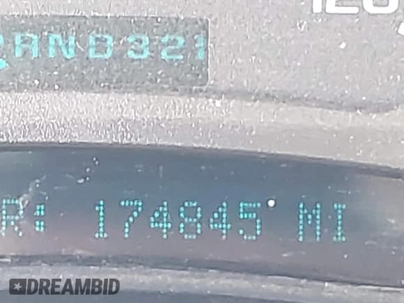 ✅ 2004 Chevrolet Silverado 1500 Work Truck • VIN: 1GCEC14X94Z293893 • Lot: 43321326. Wystawiony na IAAI z przebiegiem 174 845 mil. Bezpłatny archiwum sprzedaży aukcyjnych z USA i szczegółowy raport historii pojazdu na DreamBid. Zdjęcie 15.