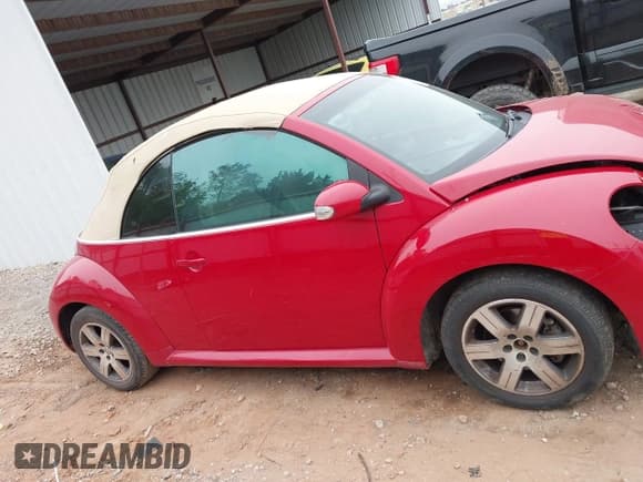 ✅ 2006 Volkswagen Beetle • VIN: 3VWRF31Y46M328343 • Lot: 43408365. Listed on IAAI with 170,926 mi. Free auction sales archive from the USA and detailed vehicle history report at DreamBid. Image 14.