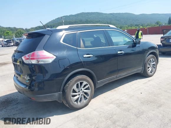 ✅ 2014 Nissan Rogue S • VIN: 5N1AT2MV9EC855231 • Lot: 42901118. Listed on IAAI with 168,882 mi. Free auction sales archive from the USA and detailed vehicle history report at DreamBid. Image 4.