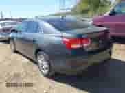 2015 Chevrolet Malibu LT z VIN 1G11C5SL6FF338694, wystawiony jako IAAI lot #43414226 z przebiegiem 107 248 mil mil oraz . Historia ofert i sprzedaży dostępna na DreamBid. Obrazek 3.