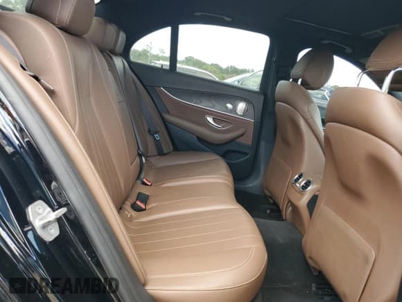 ✅ 2017 Mercedes-Benz E 300 Luxury • VIN: WDDZF4KB6HA079018 • Lot: 70217535. Listed on Copart with 71,954 mi. Free auction sales archive from the USA and detailed vehicle history report at DreamBid. Image 10.