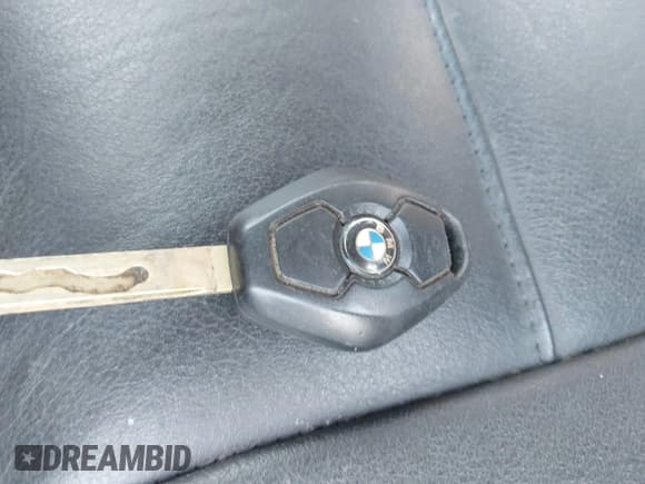 ✅ 2002 BMW 3 Series 325i • VIN: WBAEV33402KL72398 • Lot: 42596344. Listed on IAAI with 90,885 mi. Free auction sales archive from the USA and detailed vehicle history report at DreamBid. Image 11.