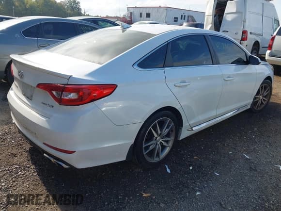 ✅ 2017 Hyundai Sonata Sport • VIN: 5NPE34AB2HH528688 • Lot: 43215074. Listed on IAAI with 167,062 mi. Free auction sales archive from the USA and detailed vehicle history report at DreamBid. Image 4.