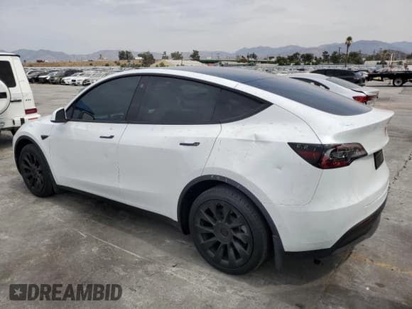 ✅ 2022 Tesla Model Y Long Range • VIN: 7SAYGDEE1NF540740 • Lot: 70879985. Wystawiony na Copart z przebiegiem 29 702 mil. Bezpłatny archiwum sprzedaży aukcyjnych z USA i szczegółowy raport historii pojazdu na DreamBid. Zdjęcie 2.