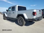 ✅ 2023 Jeep Gladiator High Altitude • VIN: 1C6HJTFG1PL535375 • Лот: 90077565. Опубликован ранее на Copart с пробегом 56 031 миль. Бесплатный доступ к архиву аукционных продаж из США и подробный отчёт об истории автомобиля на DreamBid. Изображение 2.