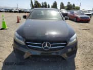 ✅ 2018 Mercedes-Benz C 300 • VIN: WDDWF4JB1JR415086 • Lot: 56981145. Wystawiony na Copart z przebiegiem 78 627 mil. Bezpłatny archiwum sprzedaży aukcyjnych z USA i szczegółowy raport historii pojazdu na DreamBid. Zdjęcie 5.