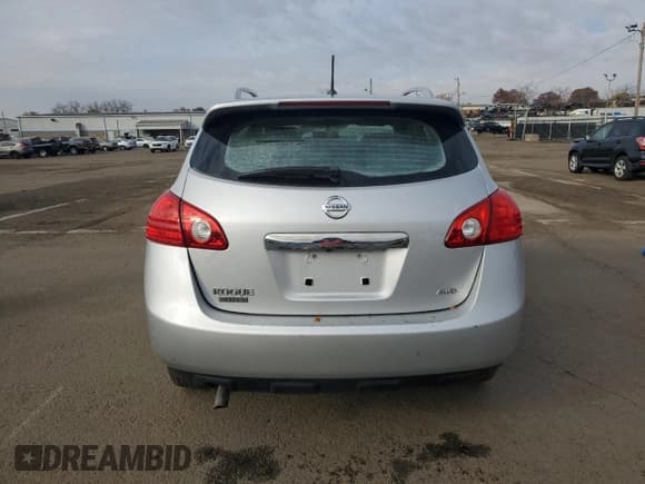 ✅ 2015 Nissan Rogue S • VIN: JN8AS5MVXFW751683 • Lot: 90574775. Wystawiony na Copart z przebiegiem 109 152 mil. Bezpłatny archiwum sprzedaży aukcyjnych z USA i szczegółowy raport historii pojazdu na DreamBid. Zdjęcie 6.