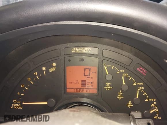 ✅ 1992 Chevrolet Corvette • VIN: 1G1YY23P1N5108131 • Лот: 42115971. Опубликован ранее на IAAI с пробегом 132 210 миль. Бесплатный доступ к архиву аукционных продаж из США и подробный отчёт об истории автомобиля на DreamBid. Изображение 7.